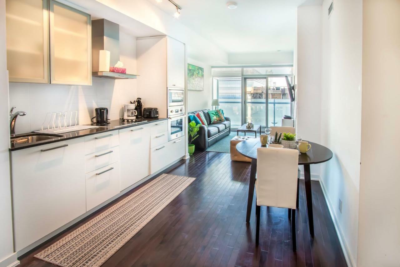 Micasa Suites - Modern Executive Condo Toronto Exteriör bild